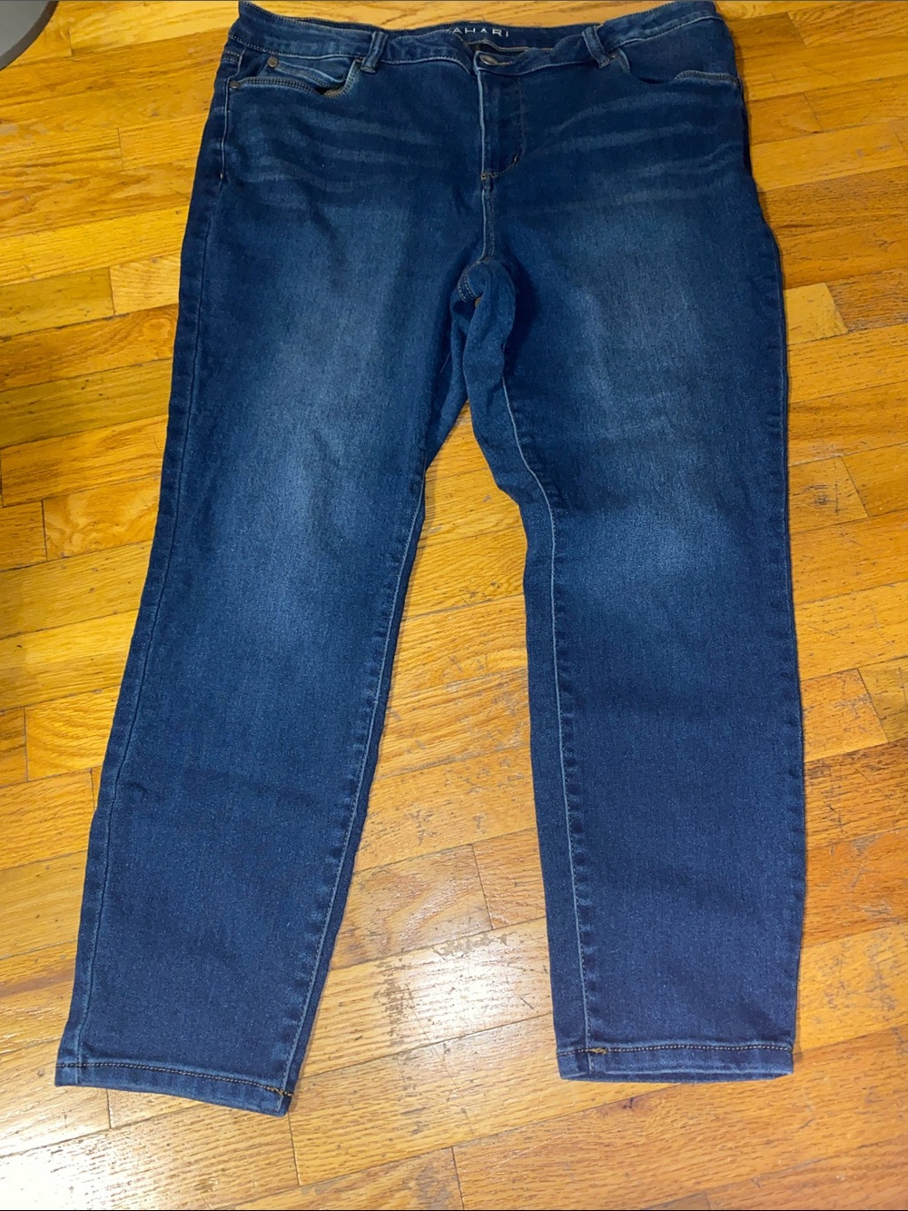 TAHARI Women’s Dark Blue Women’s Jeans Sz 20W 20”W x 27” Inseam